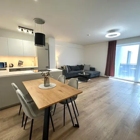 Apartamento 2 Apartment, New Building, Balcony, 208 *