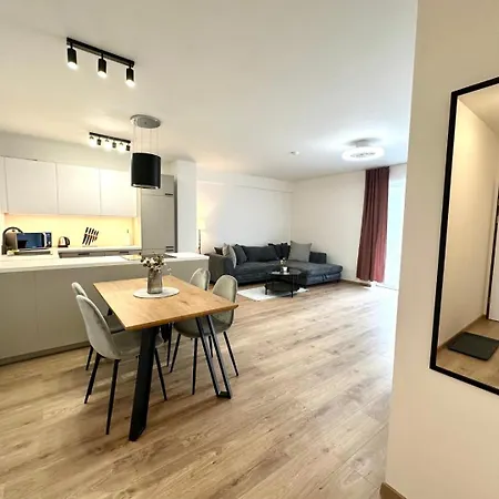 2 Apartment, New Building, Balcony, 208 아파트