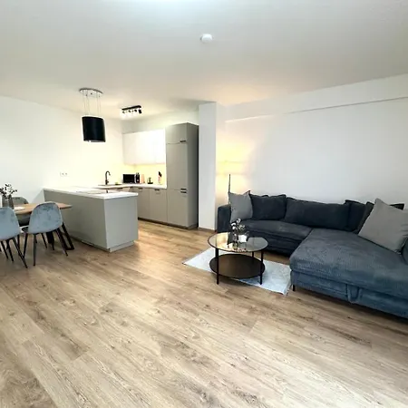 Apartamento 2 Apartment, New Building, Balcony, 208 *