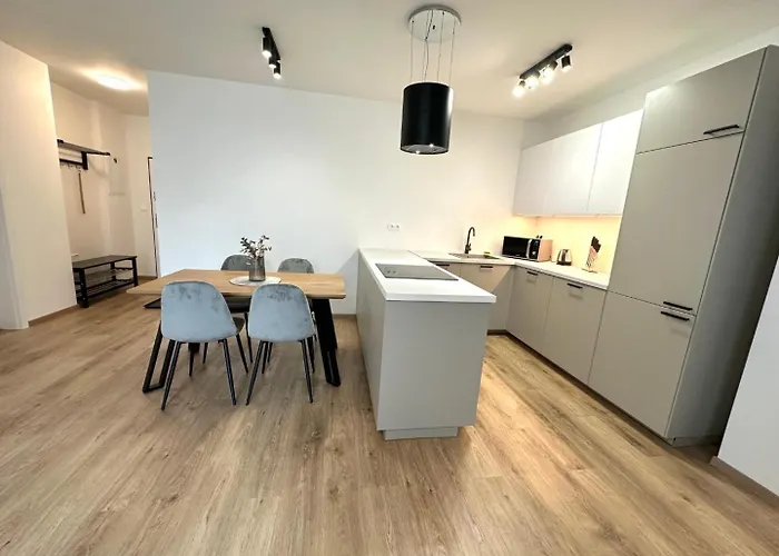 아파트 2 Apartment, New Building, Balcony, 208 Rovinka