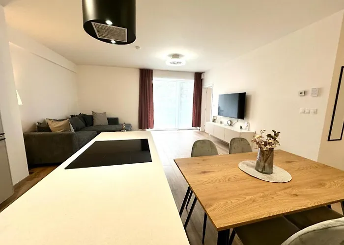 2 Apartment, New Building, Balcony, 208 아파트 Rovinka